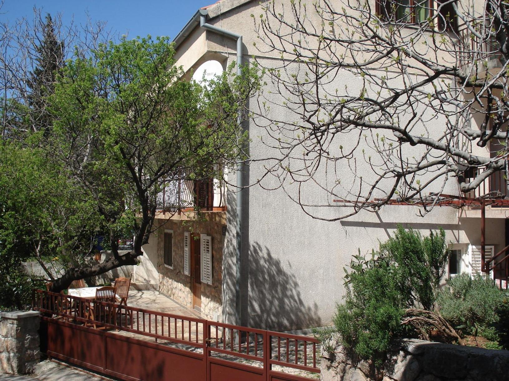 Apartments Mia Starigrad Paklenica Exterior photo