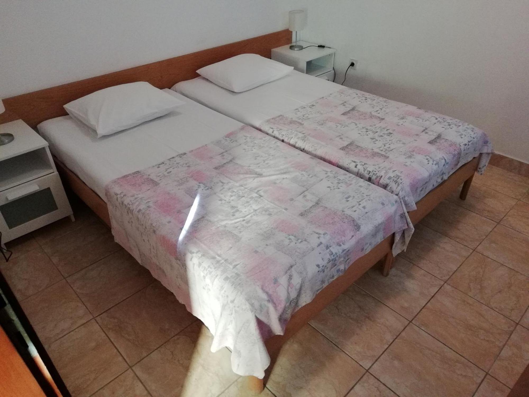 Apartments Mia Starigrad Paklenica Exterior photo
